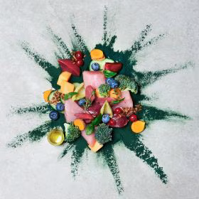 Tacchino e anatra con broccoli, melone e ribes rosso