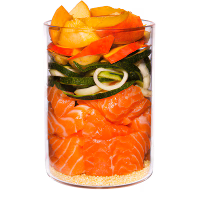 Salmone con miglio, pesca ed erbe aromatiche